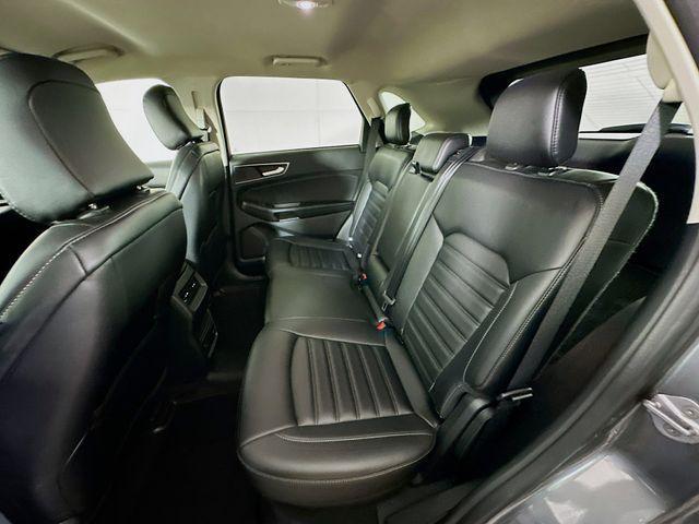 Photo of 2024 Carbonized Gray Metallic Ford Edge