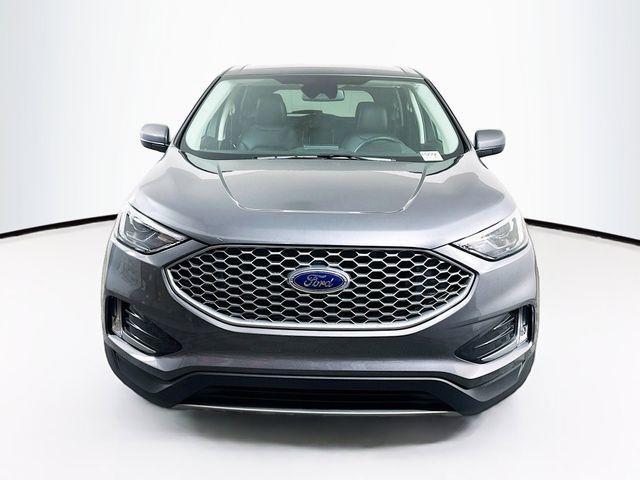 Photo of 2024 Carbonized Gray Metallic Ford Edge