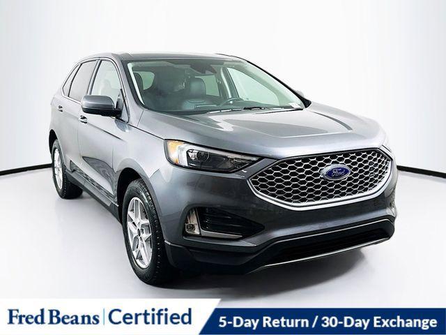 Photo of 2024 Carbonized Gray Metallic Ford Edge