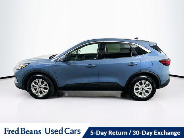 Photo of 2023 Vapor Blue Metallic Ford Escape