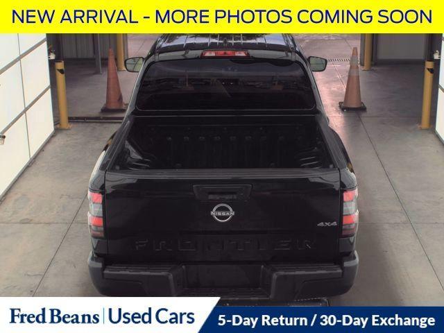 Photo of 2024 Super Black Nissan Frontier