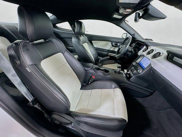 Photo of 2022 Oxford White Ford Mustang