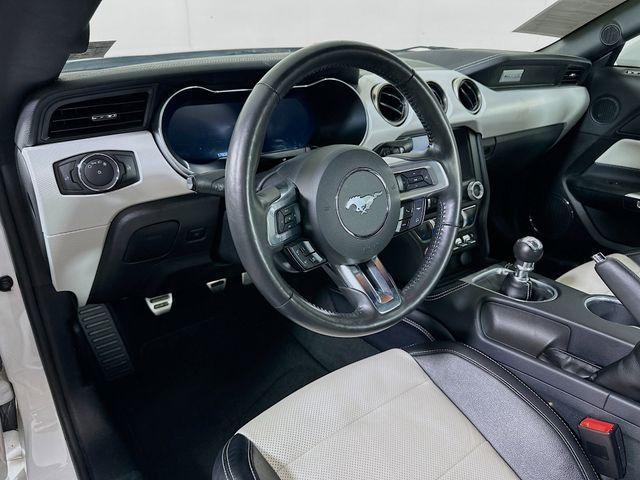Photo of 2022 Oxford White Ford Mustang