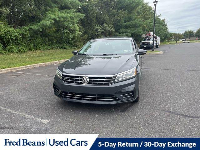 Photo of 2017 Urano Gray Volkswagen Passat