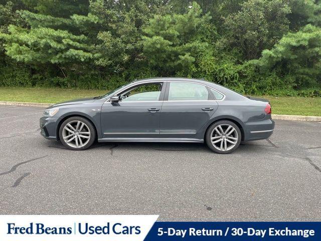 Photo of 2017 Urano Gray Volkswagen Passat