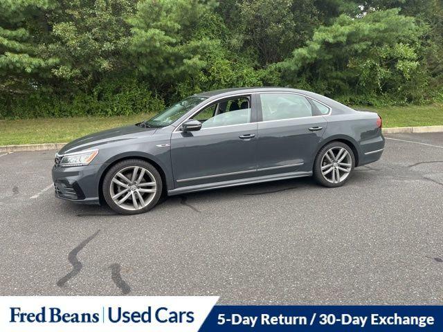 Photo of 2017 Urano Gray Volkswagen Passat