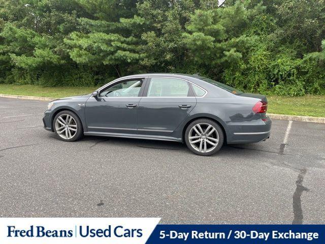 Photo of 2017 Urano Gray Volkswagen Passat