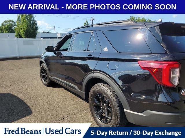Photo of 2023 Agate Black Metallic Ford Explorer