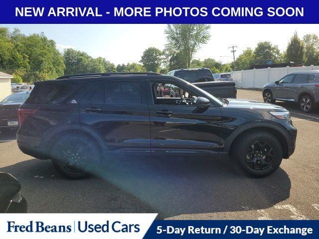 Photo of 2023 Agate Black Metallic Ford Explorer