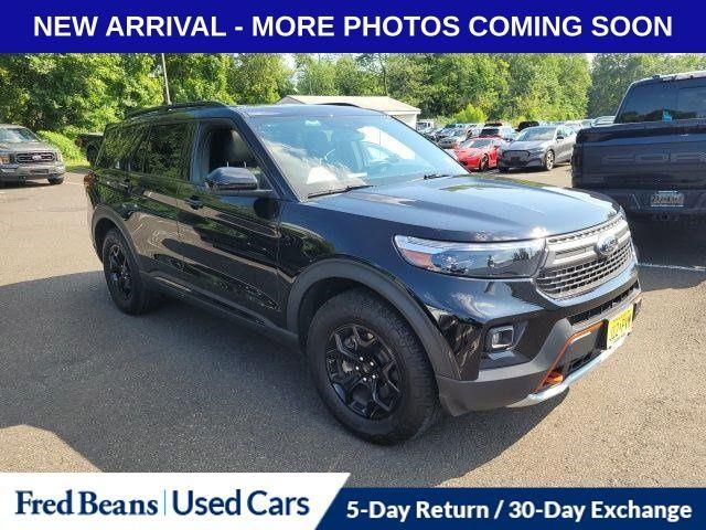 Photo of 2023 Agate Black Metallic Ford Explorer