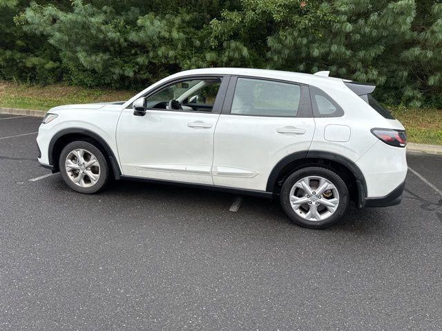 Photo of 2023 Platinum White Pearl Honda HR-V