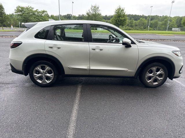 Photo of 2023 Platinum White Pearl Honda HR-V