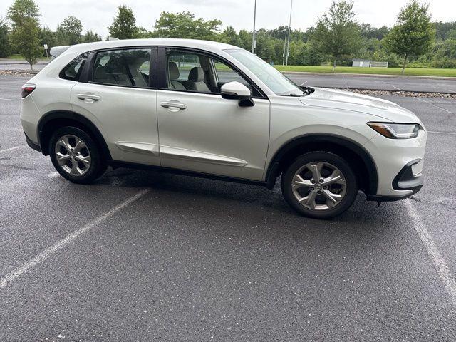 Photo of 2023 Platinum White Pearl Honda HR-V