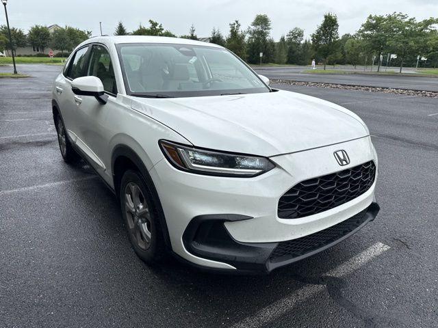 Photo of 2023 Platinum White Pearl Honda HR-V