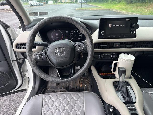 Photo of 2023 Platinum White Pearl Honda HR-V