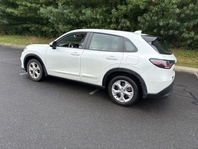 Photo of 2023 Platinum White Pearl Honda HR-V