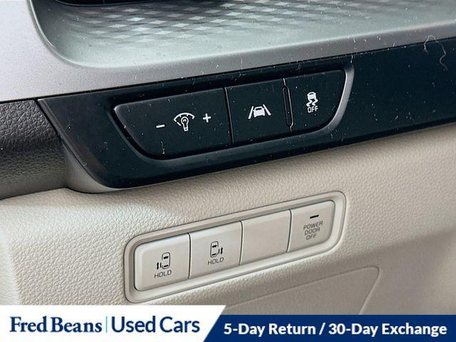 Photo of 2023 Deep Chroma Blue Kia Carnival