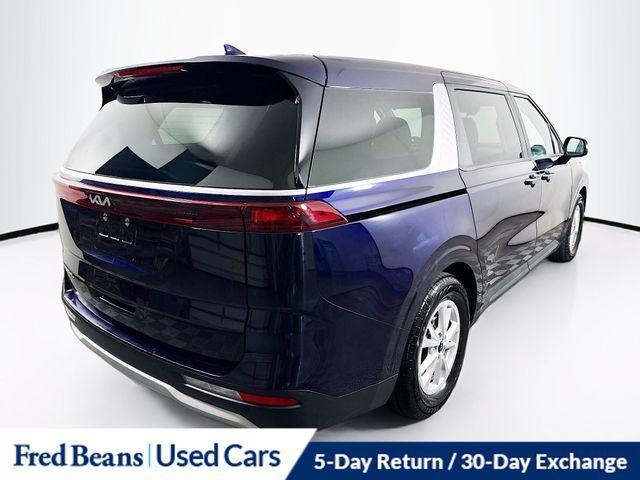 Photo of 2023 Deep Chroma Blue Kia Carnival