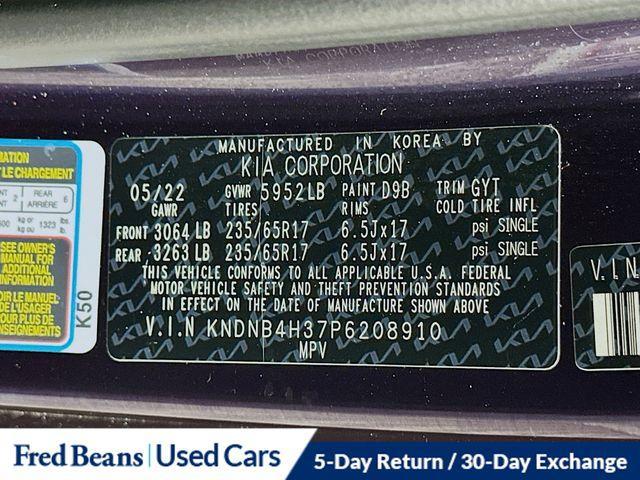 Photo of 2023 Deep Chroma Blue Kia Carnival