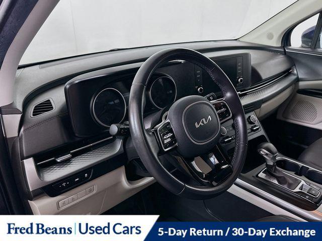 Photo of 2023 Deep Chroma Blue Kia Carnival