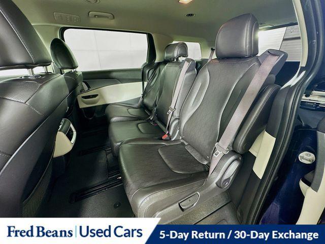 Photo of 2023 Deep Chroma Blue Kia Carnival