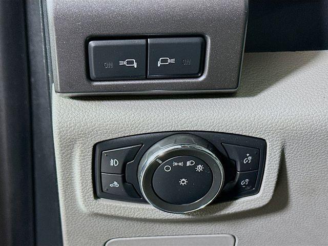 Photo of 2016 Oxford White Ford F-150