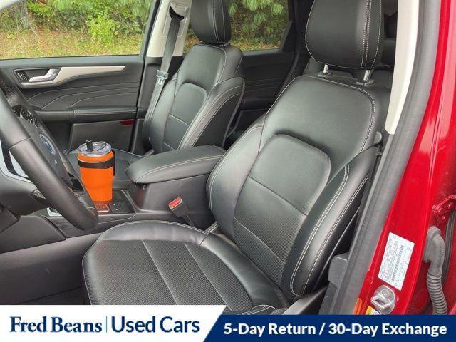 Photo of 2022 Rapid Red Metallic Tinted Clearcoat Ford Escape PHEV