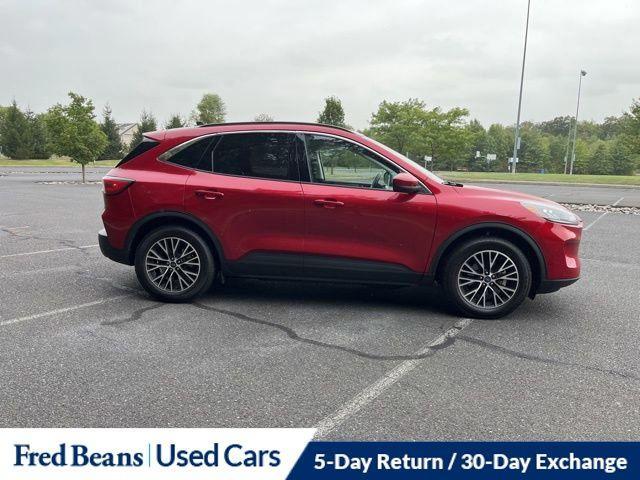 Photo of 2022 Rapid Red Metallic Tinted Clearcoat Ford Escape PHEV