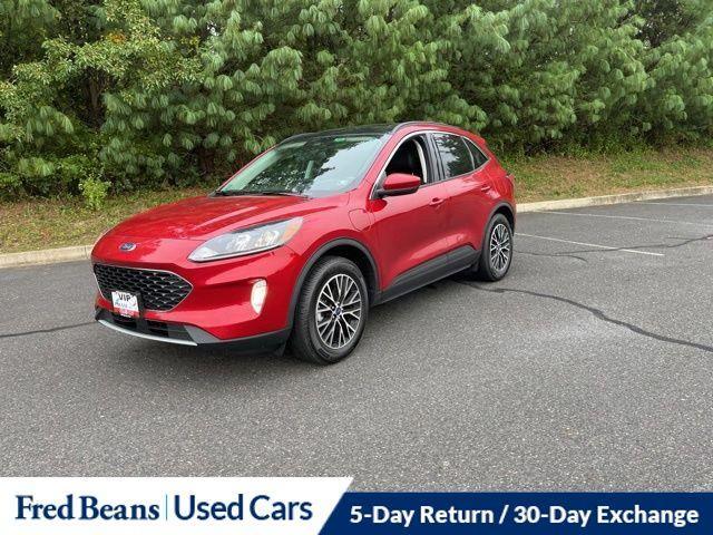 Photo of 2022 Rapid Red Metallic Tinted Clearcoat Ford Escape PHEV