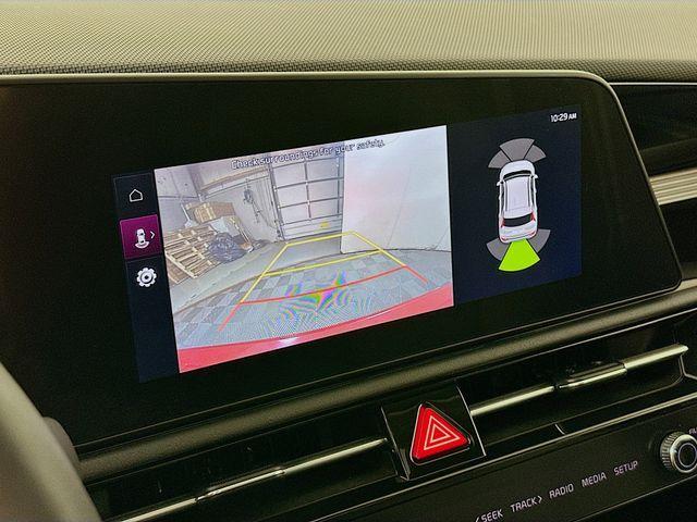 Photo of 2024 Runway Red Kia Niro
