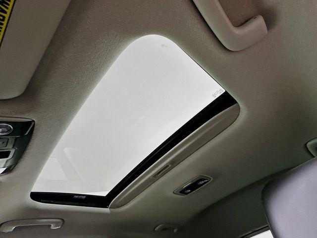 Photo of 2024 Runway Red Kia Niro