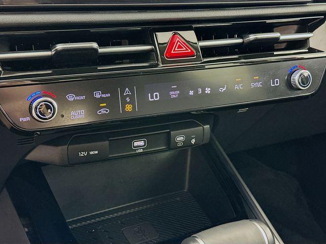 Photo of 2024 Runway Red Kia Niro