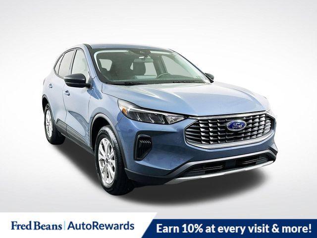 Photo of 2025 Vapor Blue Metallic Ford Escape