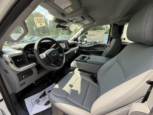Photo of 2025 Oxford White Ford F-350