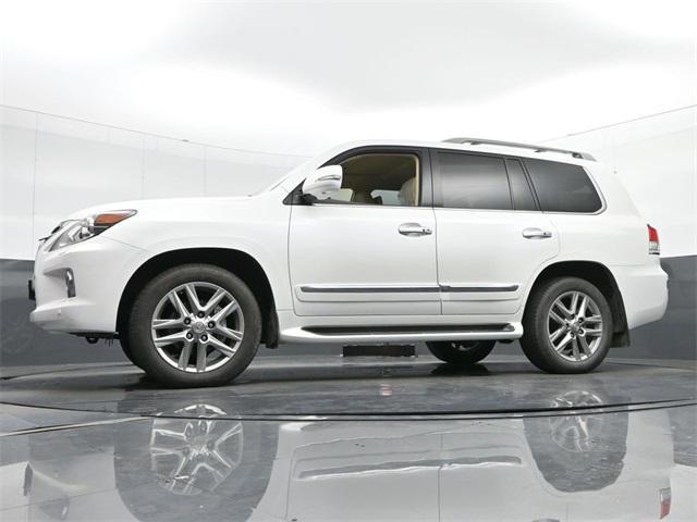 Photo of 2015 Starfire Pearl Lexus LX 570