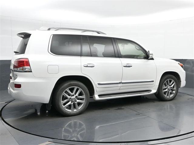Photo of 2015 Starfire Pearl Lexus LX 570