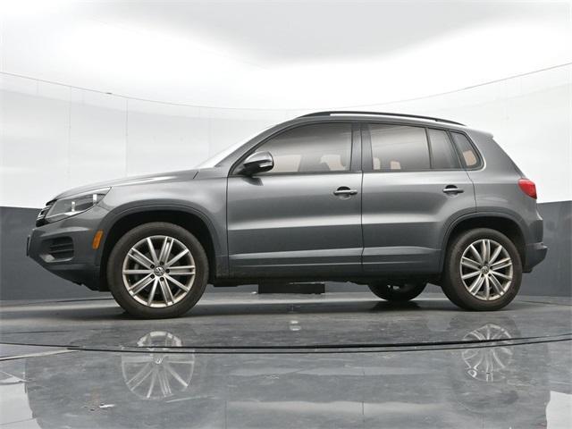 Photo of 2016 Pepper Gray Metallic Volkswagen Tiguan