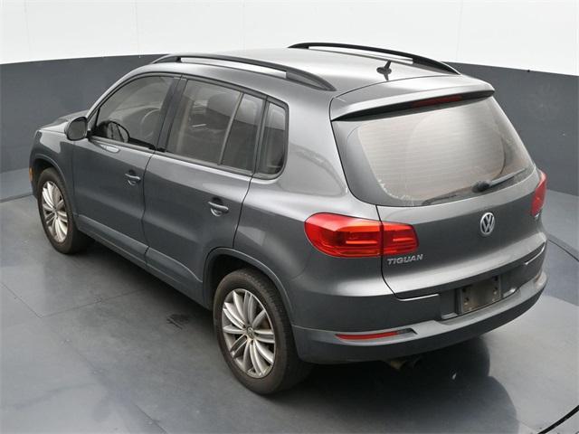 Photo of 2016 Pepper Gray Metallic Volkswagen Tiguan
