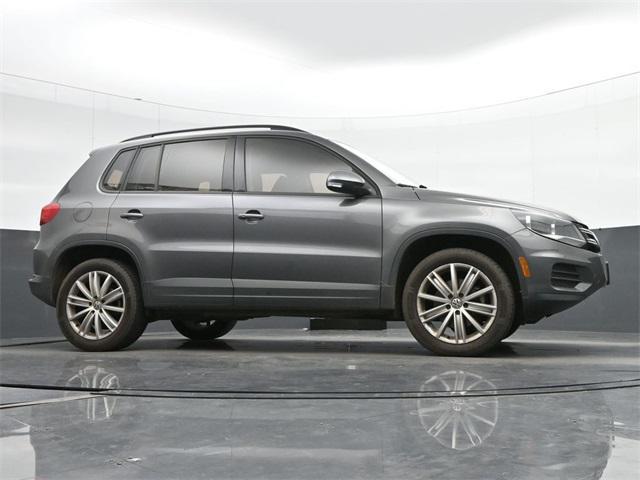 Photo of 2016 Pepper Gray Metallic Volkswagen Tiguan