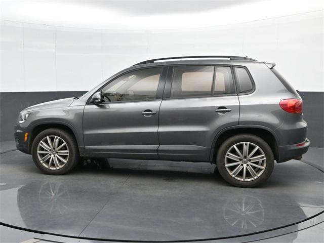 Photo of 2016 Pepper Gray Metallic Volkswagen Tiguan