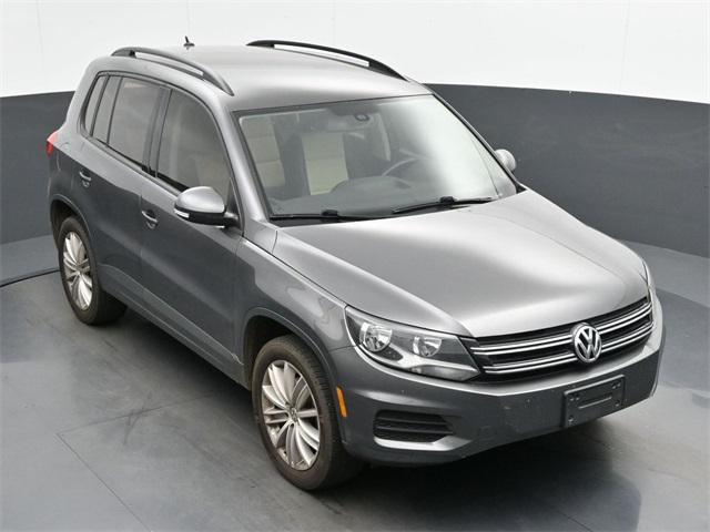 Photo of 2016 Pepper Gray Metallic Volkswagen Tiguan