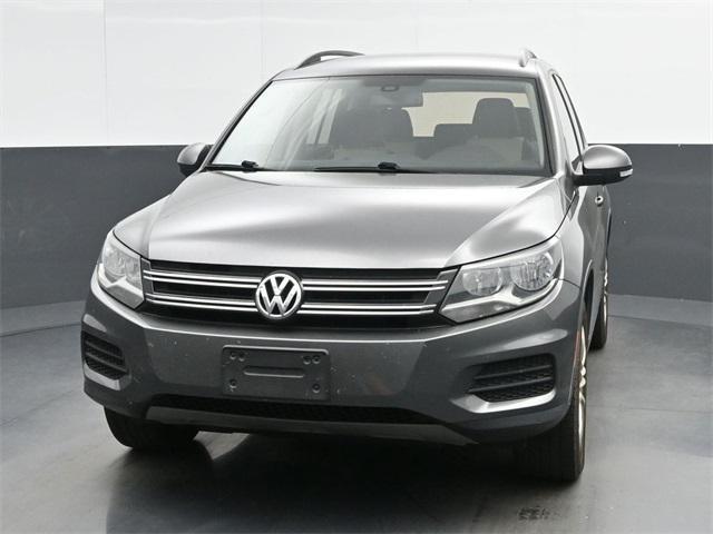 Photo of 2016 Pepper Gray Metallic Volkswagen Tiguan