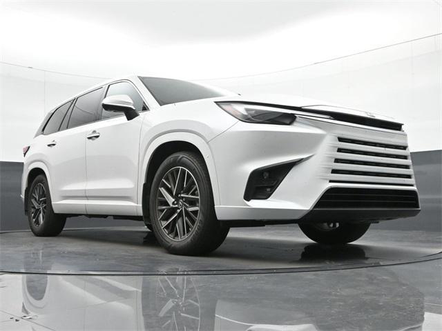 Photo of 2024 Wind Chill Pearl Lexus TX 350