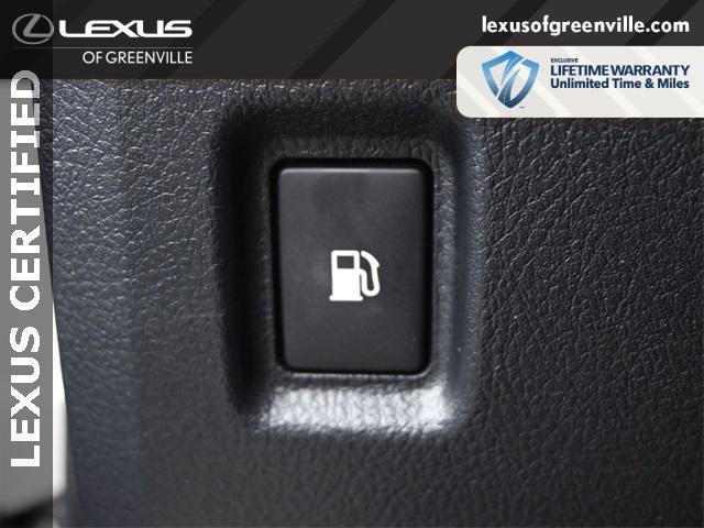 Photo of 2022 Atomic Silver Lexus GX 460
