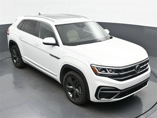 Photo of 2022 Oryx White Pearl Volkswagen Atlas Cross Sport