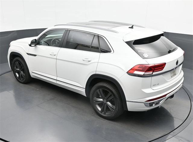 Photo of 2022 Oryx White Pearl Volkswagen Atlas Cross Sport