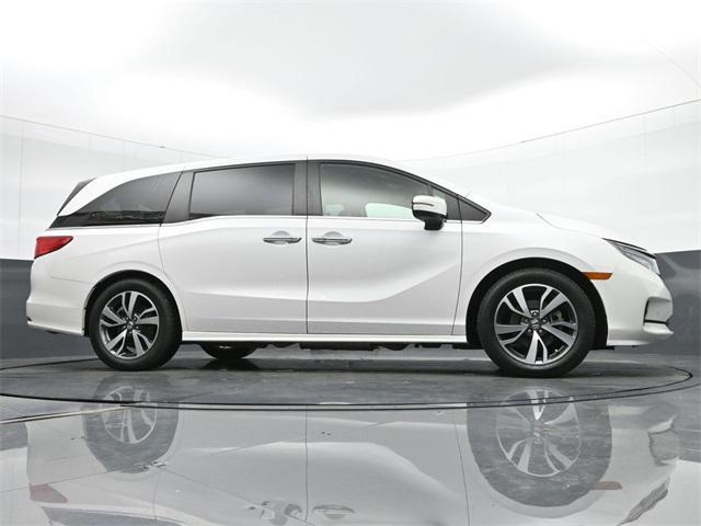 Photo of 2023 Platinum White Pearl Honda Odyssey