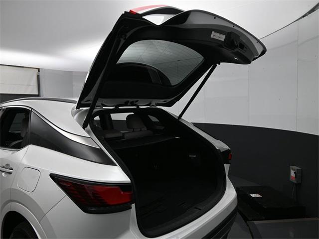 Photo of 2023 Eminent White Pearl Lexus RX 350