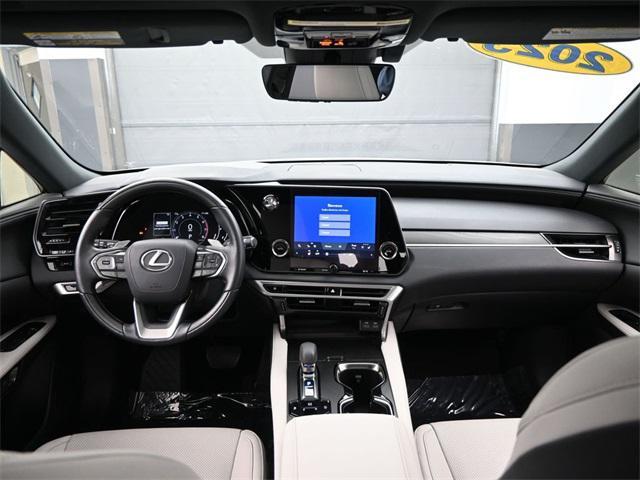 Photo of 2023 Eminent White Pearl Lexus RX 350