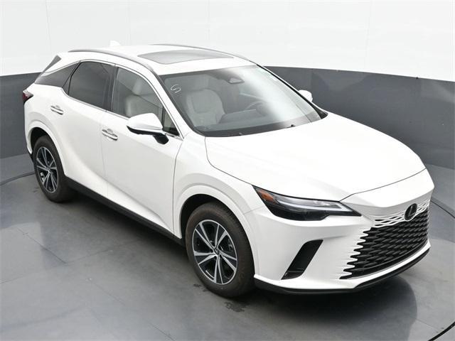 Photo of 2023 Eminent White Pearl Lexus RX 350
